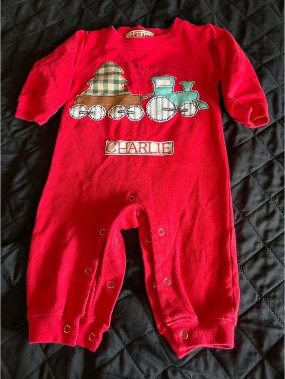 Shades Kid baby romper Christmas train applique personalized "CHARLIE" 12-18M